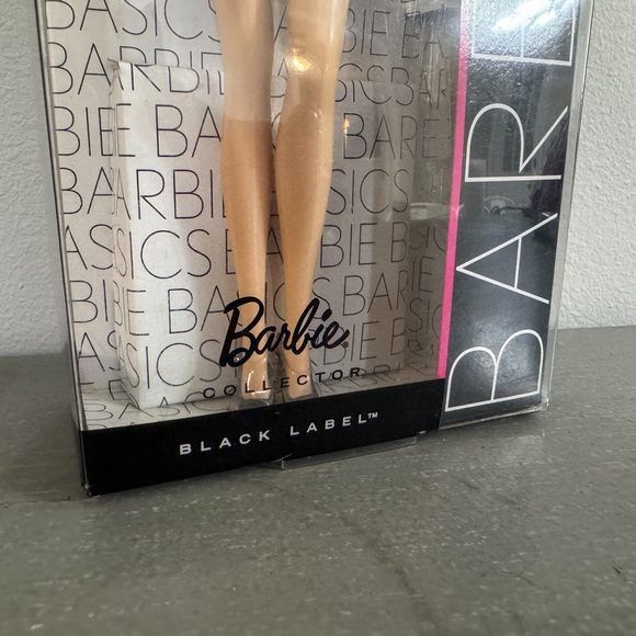 Barbie Basics Black Label Model No. 03 Collection 001 (2009) Little Black Dress - Picture 2 of 7